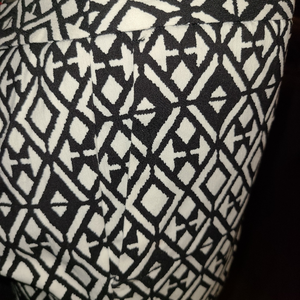 Shorts - Picture 3 of 6